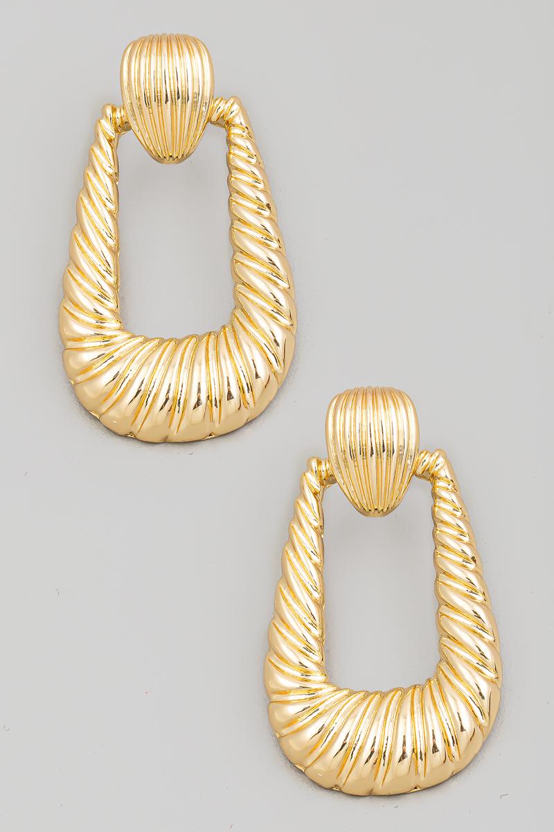 Styling Tips: How‍ to‍ Incorporate ‍Door-Knocker ⁣Earrings into Your Wardrobe